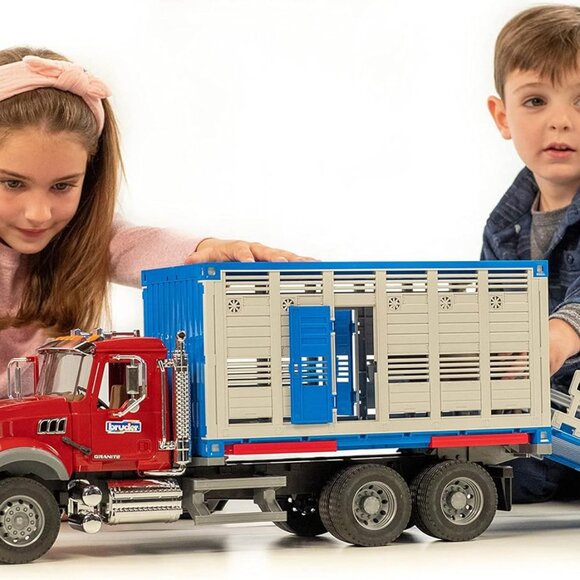 NIB Bruder 02830 Mack Granite Cattle Transportation Truck with 1 Cattle Toy - Picture 4 of 4